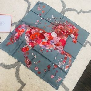 Brand New Silk Hermes Scarf Robe Legere 90 cm